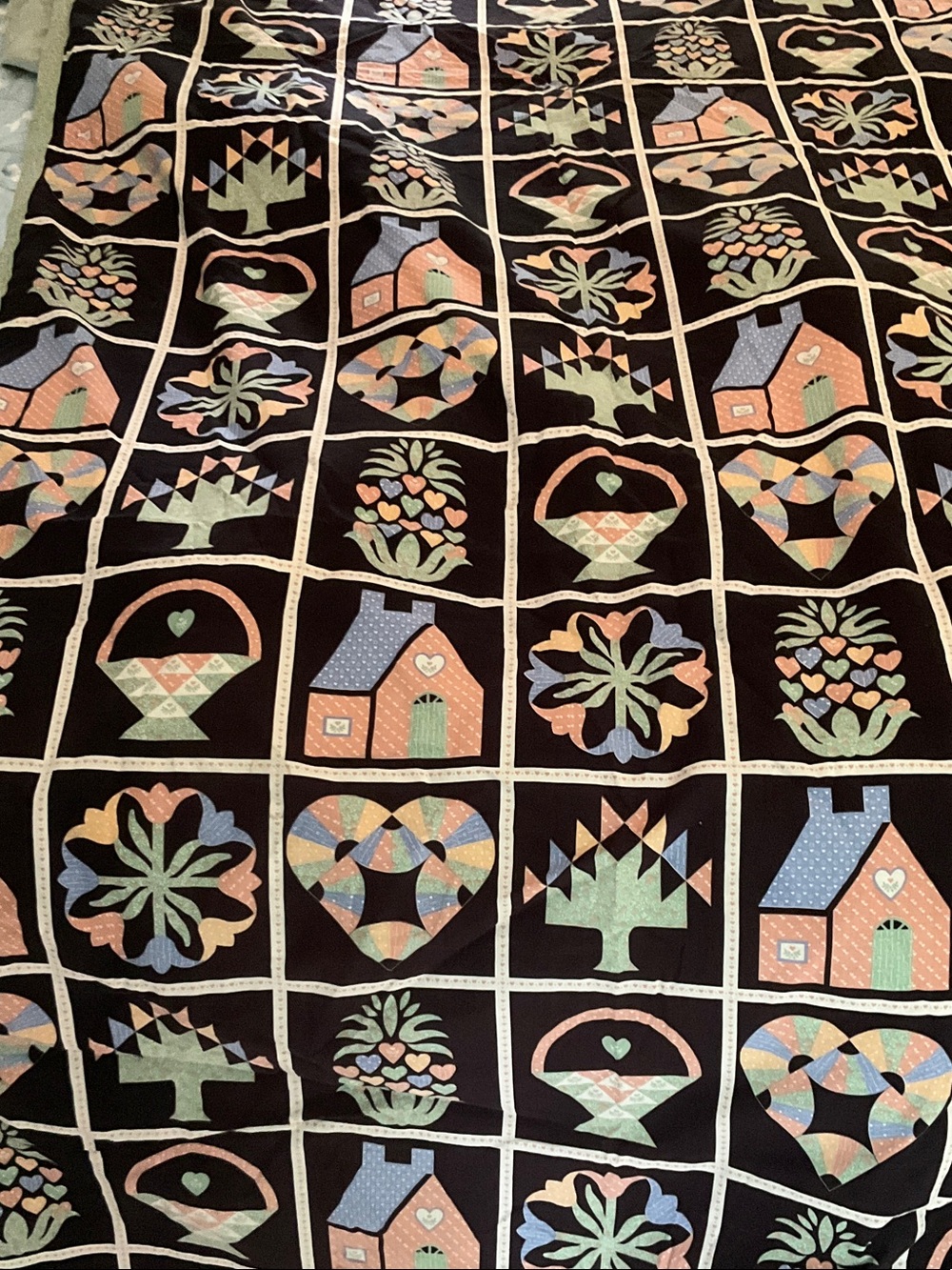 Vintage looking quilt pattern handmade tablecloth